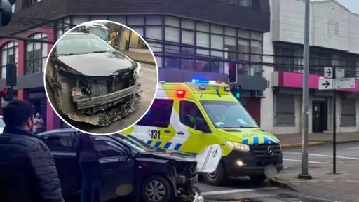 Taxicolectivo termina con severos daños tras colisión con vehículo que se dio a la fuga en Los Ángeles