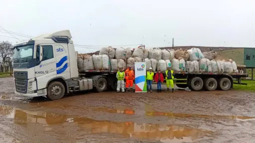 Último camión con tapitas plásticas para niños con cáncer partió desde Los Ángeles rumbo a Santiago