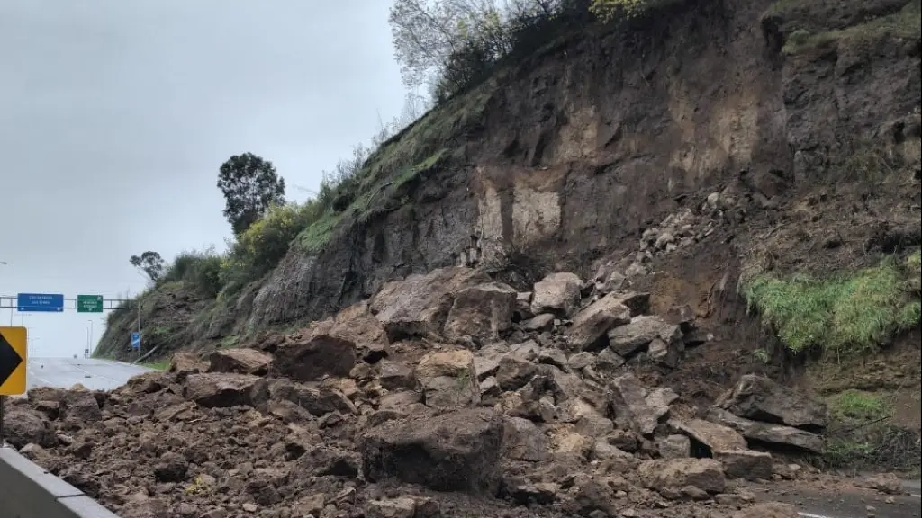 Corte de Ruta 5 Sur / Cedida