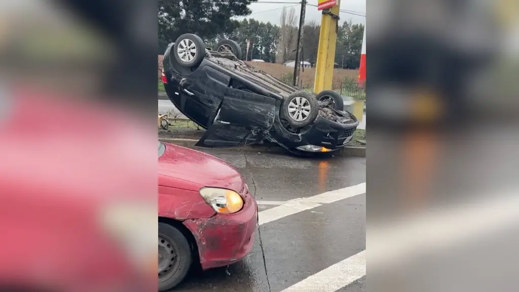 Accidente de tránsito en Los Ángeles: Vehículo termina volcado en cruce de Sor Vicenta con Las Industrias, La Tribuna 
