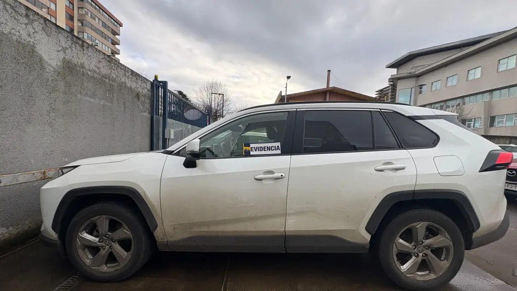 El vehículo circulaba con encargo vigente por robo y que circulaba con placas patentes adulteradas , PDI Araucanía