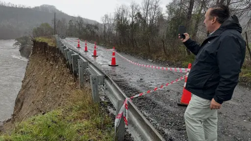 Autoridades coordinan reparación de rutas dañadas por las lluvias en Santa Bárbara