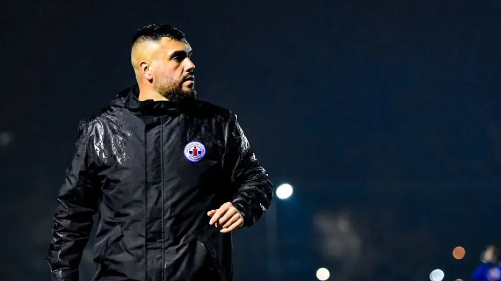 Giovanni Olivares dejó sorpresivamente la dirección técnica de Iberia, en una decisión que generó sorpresa entre los hinchas azulgranas y que obliga a la dirigencia a buscar rápidamente a su reemplazante, La Tribuna