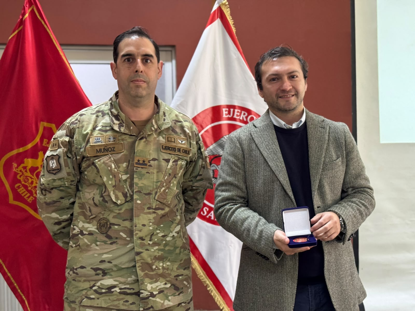 El comandante de la Macrozona de Salud Concepción y Director del Centro Clínico Militar Concepción, Teniente Coronel Cristian Muñoz, valoró la instancia y destacó el aporte de Clínica Andes Salud Concepción a la salud preventiva de los funcionarios del Ejército. / Andes Salud