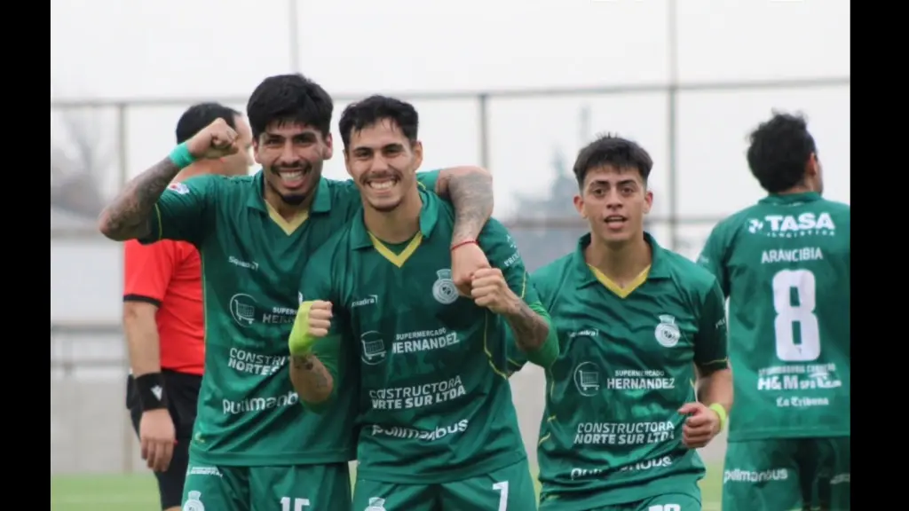 Comunal Cabrero atraviesa su mejor momento de la temporada y, bajo la conducción de Yuri Fernández, acumula ocho partidos consecutivos sin perder, incluidos seis triunfos al hilo. El elenco cabrerino se instaló de lleno en la lucha por el liderato de la Tercera División A, La Tribuna
