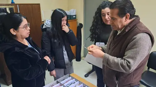Operativo oftalmológico beneficia a 50 estudiantes de Nacimiento