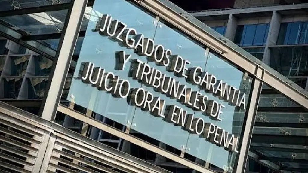 El juicio se desarrolló en el Primer Tribunal de Juicio Oral en lo Penal de Santiago , Ministerio Público