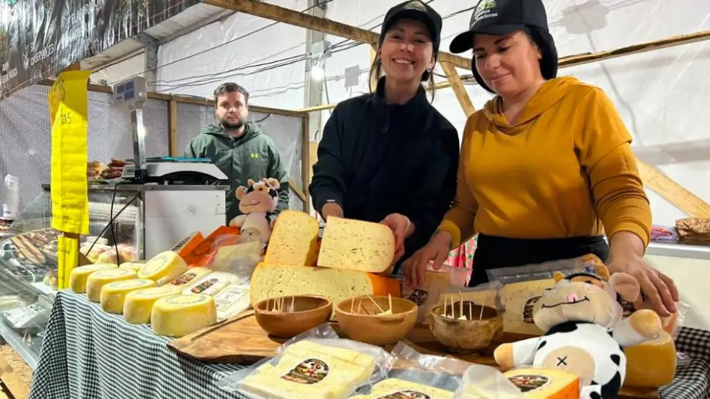 Quinta edición de la Feria Costumbrista del Queso y la Miel | Municipalidad de Negrete