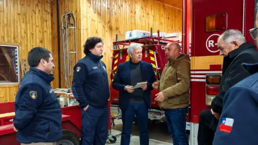 Senador Gastón Saavedra visita Quilleco junto al alcalde Claudio Solar para gestionar urgentes proyectos de infraestructura y carro de rescate