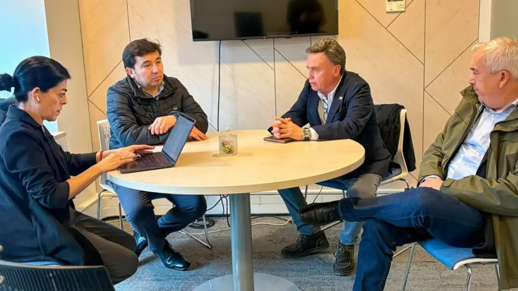 Equipo municipal se trasladó a la Subsecretaría de Educación, Municipalidad de Mulchén