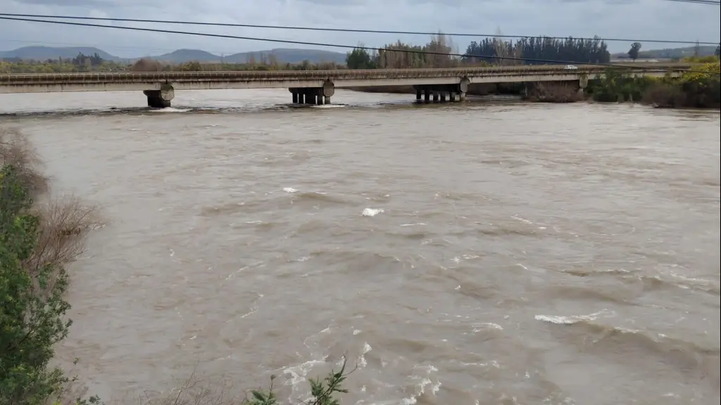 Río Bío Bío en límite de Los Ángeles y Negrete, MOP