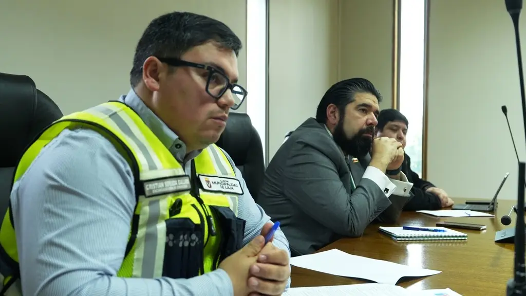 La reunión se desarrolló luego que SENAPRED decretara Alerta Amarilla para la comuna.