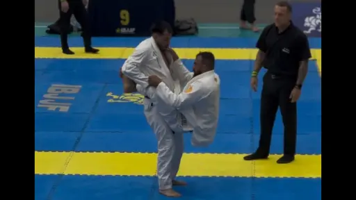 Angelino Cristian Acuña sube al podio en Brasil en torneo internacional de Jiu-Jitsu