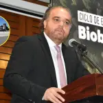 El gobernador regional Sergio Giacaman abordó durante su intervención en Biobío 2050 los proyectos pendientes de la provincia y los desafíos para la recuperación del sector forestal., Fredy Muñoz | La Tribuna