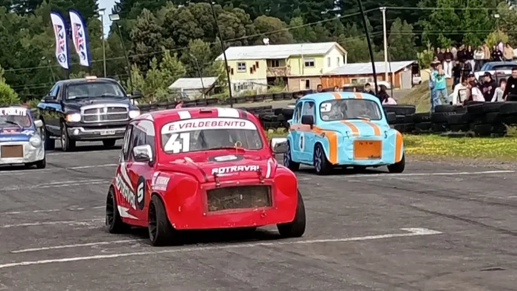 Pilotos y máquinas se preparan para volver a la pista de Cabrero, donde este domingo la velocidad y la pasión por el automovilismo serán nuevamente protagonistas de una jornada cargada de adrenalina, La Tribuna