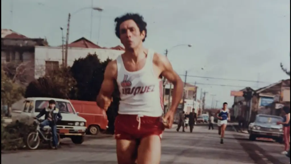 Atletas de distintas comunas volverán a reunirse en Negrete para disputar la segunda edición del Cross Country Solén Hernández, competencia que busca honrar el legado del histórico fondista y fortalecer el atletismo en la provincia. (Solén Hernández en su época deportiva), La Tribuna