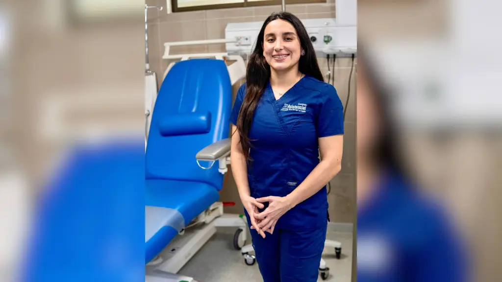 Carolina Cea profundizará su formación en el cuidado y atención de pacientes oncológicos., Complejo Asistencial Dr. Víctor Ríos Ruiz de Los Ángeles.