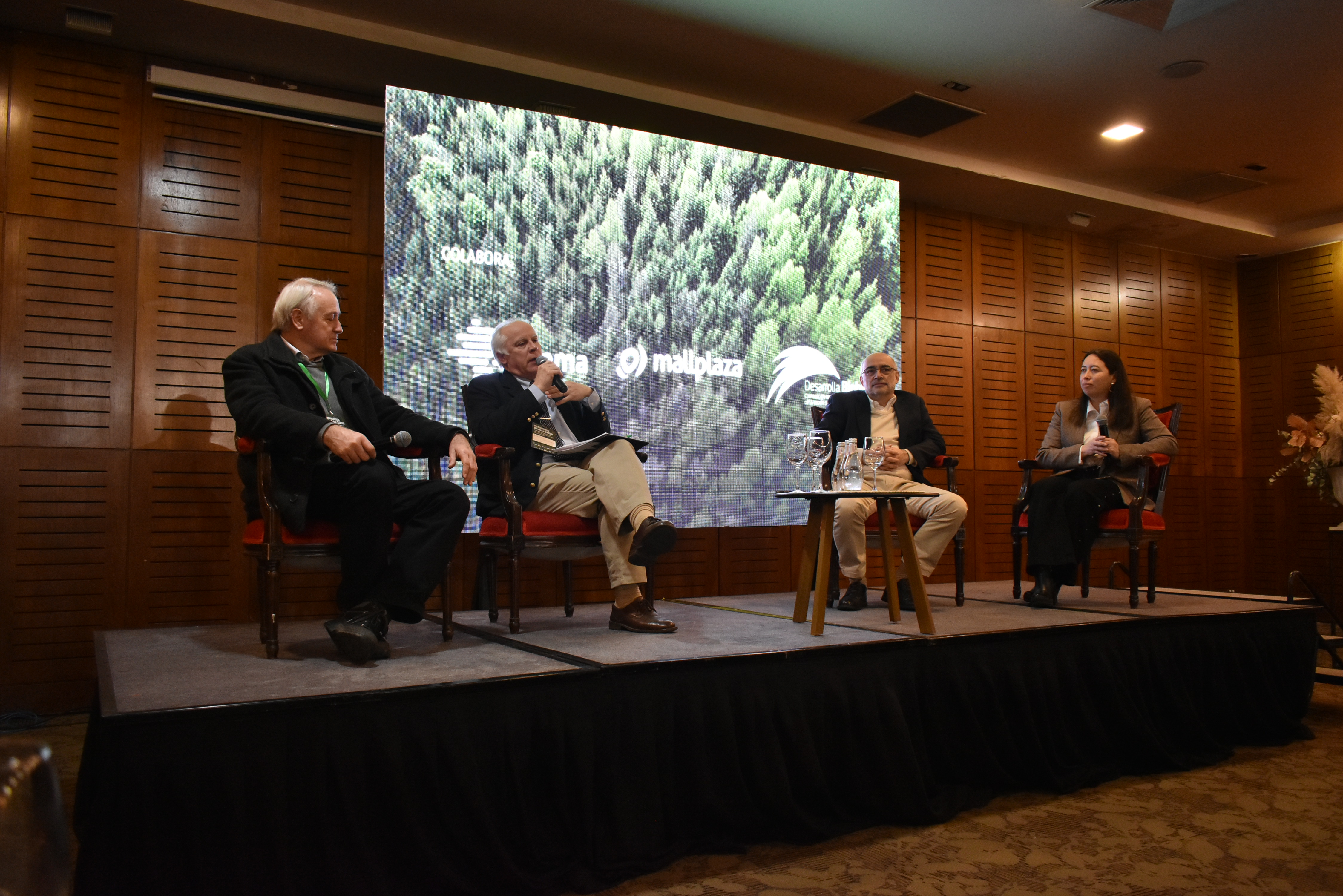 Diversas autoridades y representantes del sector forestal participaron este miércoles del encuentro  / Diario La Tribuna