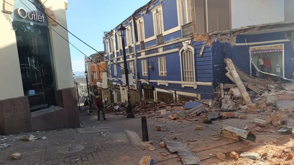 Autoridades reportan heridos y edificios dañados., @PiensaPrensa