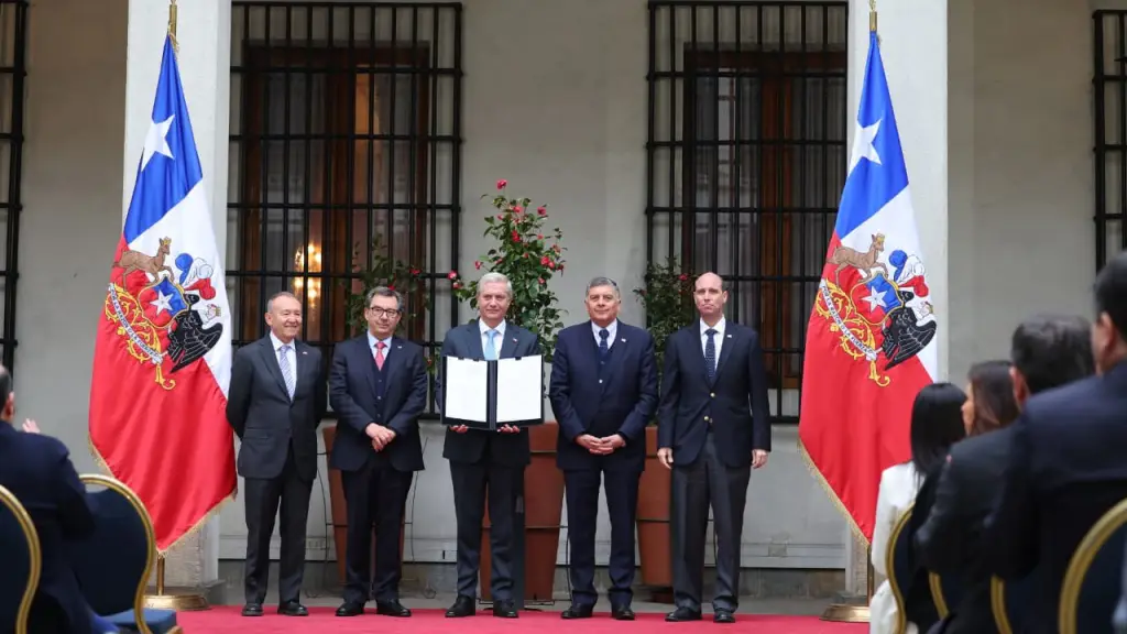 En la actividad participó el Director General de la PDI, Eduardo Cerna, junto a autoridades de las Fuerzas Armadas y de Orden., @PDI_CHILE