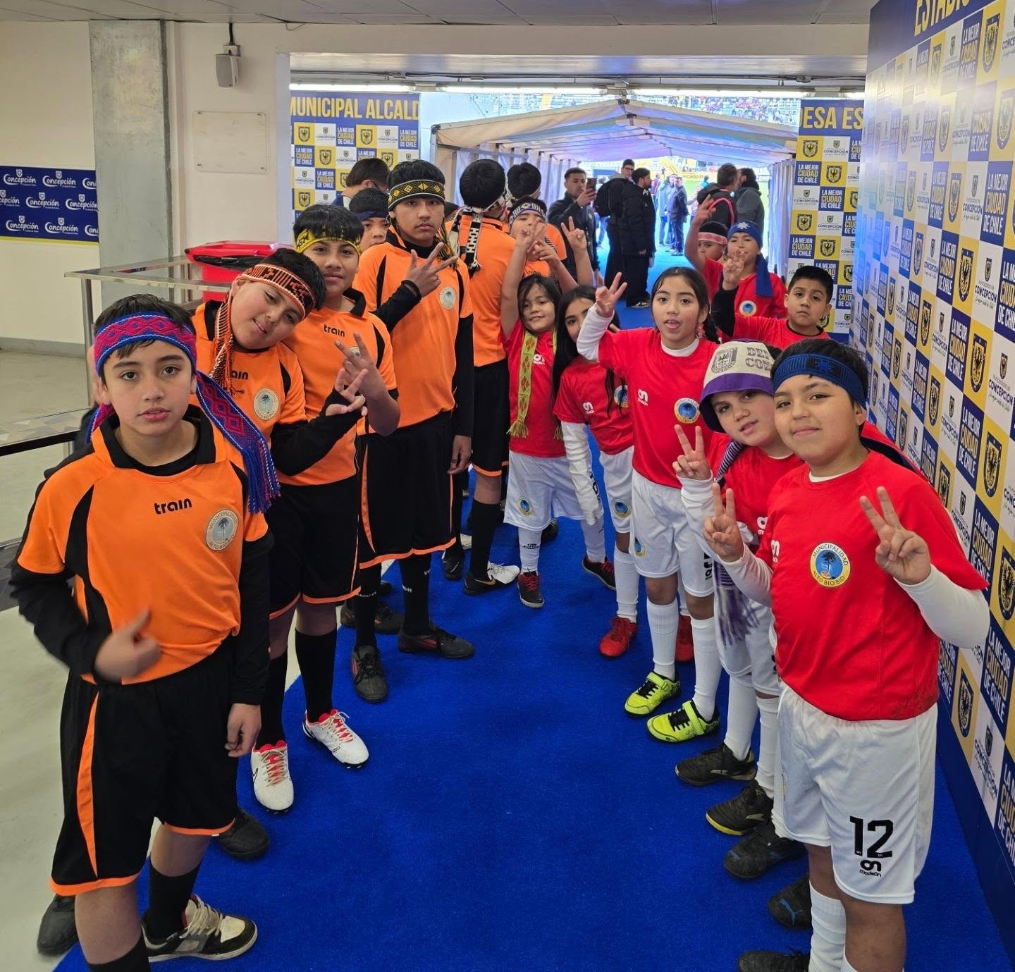 Preparados para salir a la cancha en el Ester Roa / La Tribuna