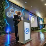En el encuentro se destacó el éxito de la convocatoria y aprovechó la tribuna para subrayar la urgente necesidad de consolidar la unidad y el trabajo mancomunado de toda la industria en las Américas para enfrentar los complejos desafíos globales.