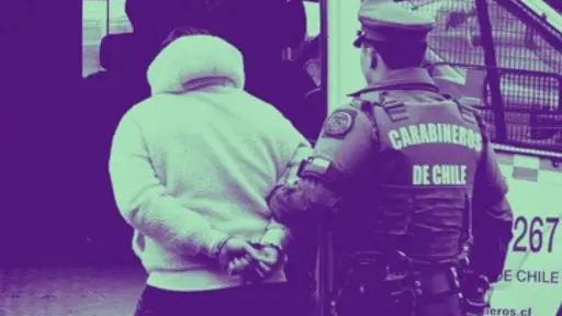 Adolescente golpeó y amenazó a su madre y tío tras ser liberado en comisaría de Los Ángeles