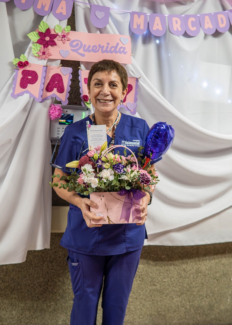 Patricia Herrera Soto completó 35 años de trabajo como nutricionista. / Complejo Asistencial Dr. Víctor Ríos Ruiz de Los Ángeles.