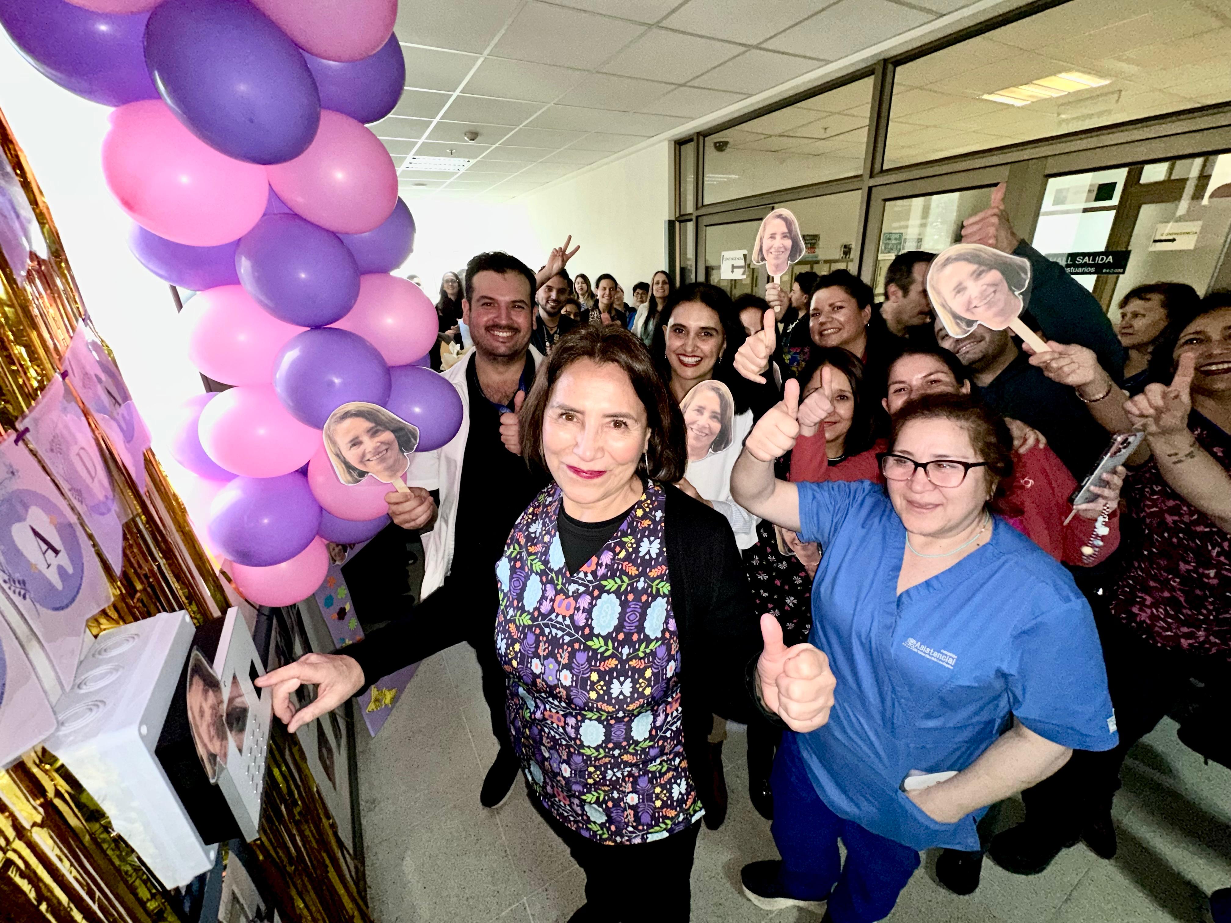 La doctora Verónica Barrera cerró una trayectoria de 43 años como radióloga dental. / Complejo Asistencial Dr. Víctor Ríos Ruiz de Los Ángeles.