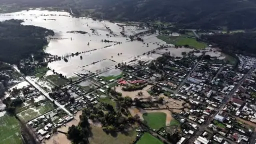 Ordenan evacuar dos sectores de Lumaco por desborde de río y riesgo para viviendas