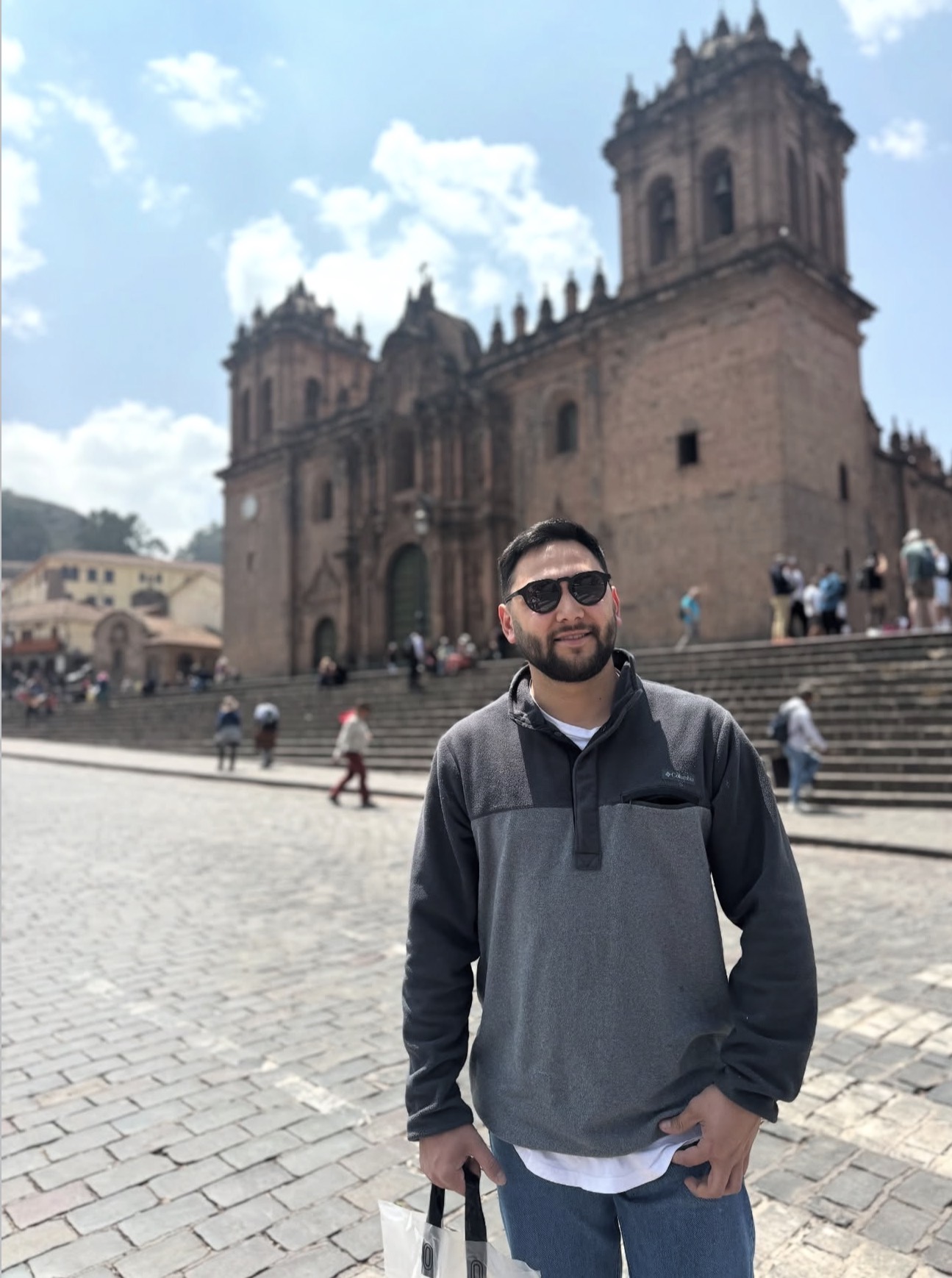 Papas Bravas busca representar con orgullo el lugar donde, según la historia, comenzó la leyenda de la papa frita. / GC Medios