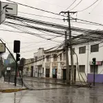 Choque contra poste en calle Almagro, Diario La Tribuna