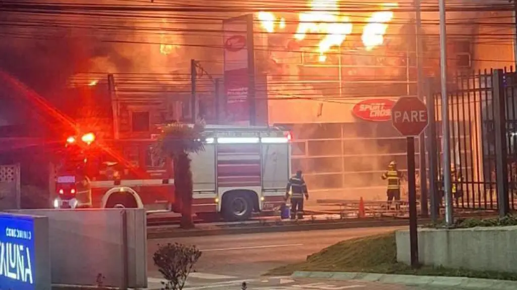 Incendio gimnasio en Avenida Alemania, cedida