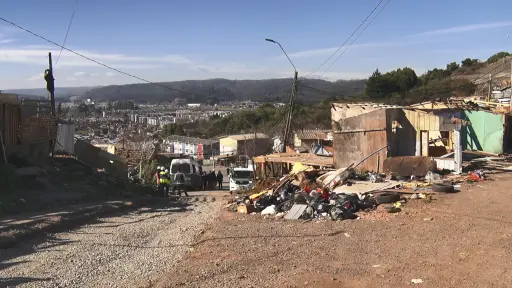 Inician desarme de asentamiento irregular en Concepción emplazado en zona de alto riesgo