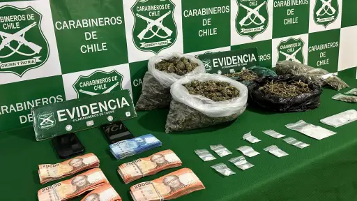 Incautan 4.900 dosis de droga y $4,6 millones en efectivo tras operativo en Los Ángeles