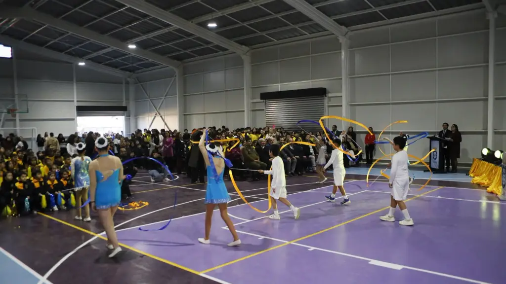 El moderno gimnasio de la Escuela Pedro Ruiz Aldea se ha transformado en un verdadero motivo de orgullo para su comunidad educativa, La Tribuna