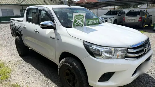 Camioneta con encargo por estafa es encontrada en Santa Bárbara: un detenido por receptación