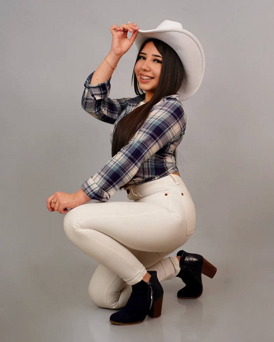 Monserratt busca llegar a más personas con su música y seguir creciendo como cantante. / @monserrattdelosangeles