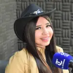 “Monse” contó en Radio San Cristóbal que quiere continuar sus estudios y obtener un título universitario, además de desarrollar su carrera musical., Jeremy Valenzuela | La Tribuna