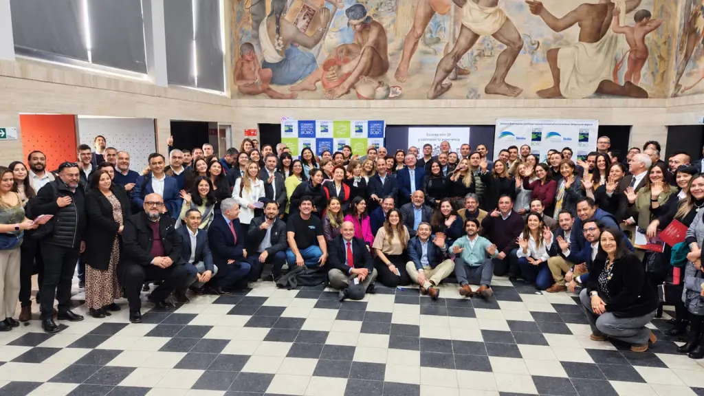 Cerca de 200 representantes del mundo público y privado congregados en el Salón Gregorio de la Fuente para articular la estrategia.