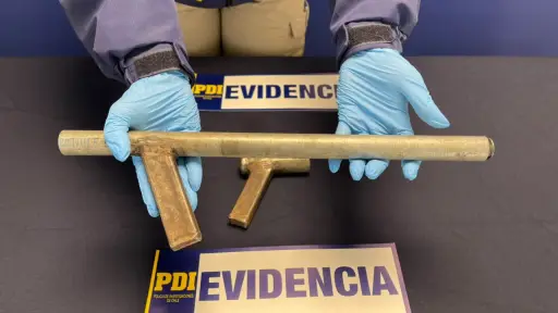 Violento asalto a botillería en Curanilahue termina con dos detenidos: dueña permanece con riesgo vital