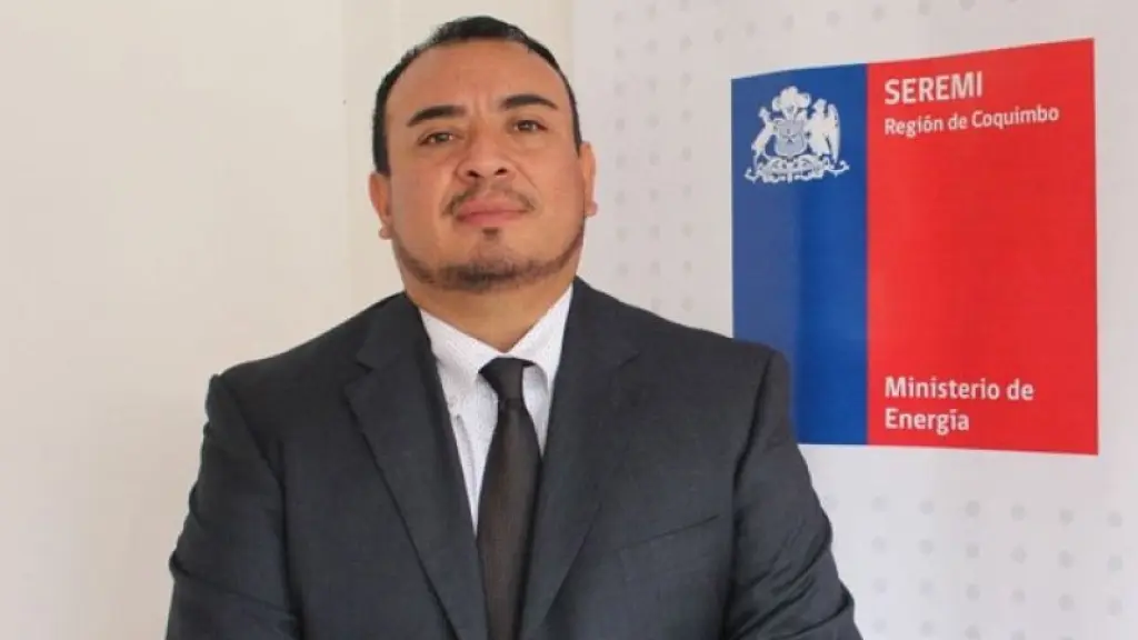 Fabián Páez dejó el cargo luego de que se determinara que no acreditó los requisitos académicos exigidos para ejercer como autoridad regional, Redes sociales