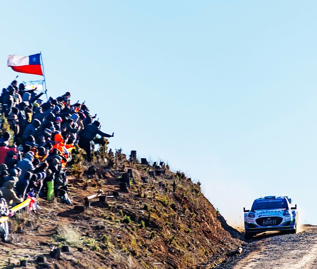 Una postal que enmarca lo que fue la gran fiesta del mundo motor en el Biobío / Rallymóbil