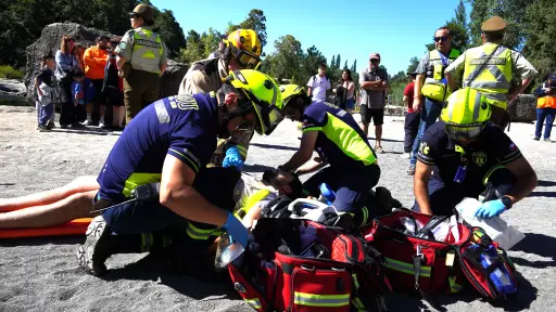 Hasta 150 llamadas diarias y emergencias contra el tiempo: así funciona el SAMU Biobío