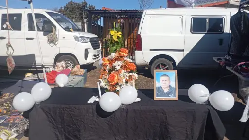 Feria Santiago Bueras despide y rinde homenaje a vendedor fallecido en fatal atropello en la Ruta 5 Sur