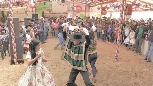 Fondas y ramadas de Biobío deberán cerrar a medianoche durante Fiestas Patrias