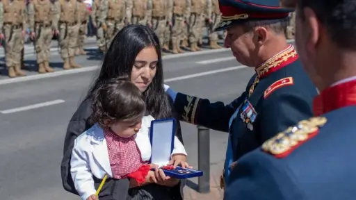 Cabo 2° que murió en accidente de tránsito en Los Ángeles recibe condecoración póstuma del Ejército