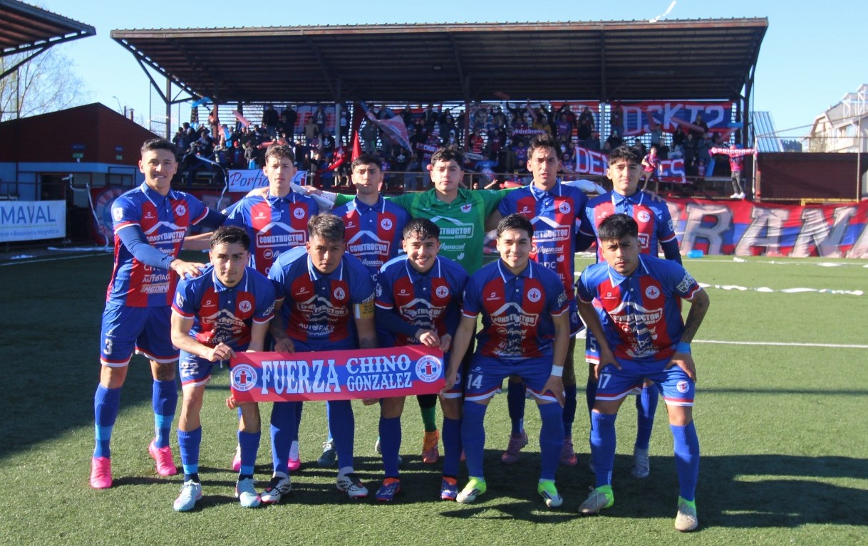 La Azulgrana tuvo permanente aliento de la hinchada en el Félix Gallardo de Valdivia / La Tribuna