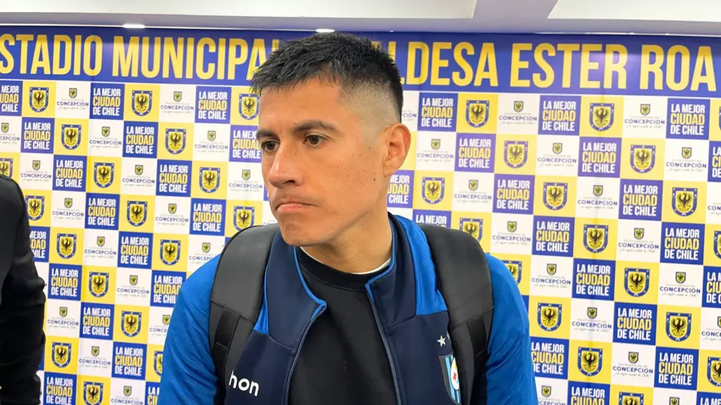 Rafael Caroca integró la zaga acerera que mantuvo su portería invicta frente al líder de la Liga de Primera en el estadio Ester Roa Rebolledo., Nicolás Maureira | La Tribuna
