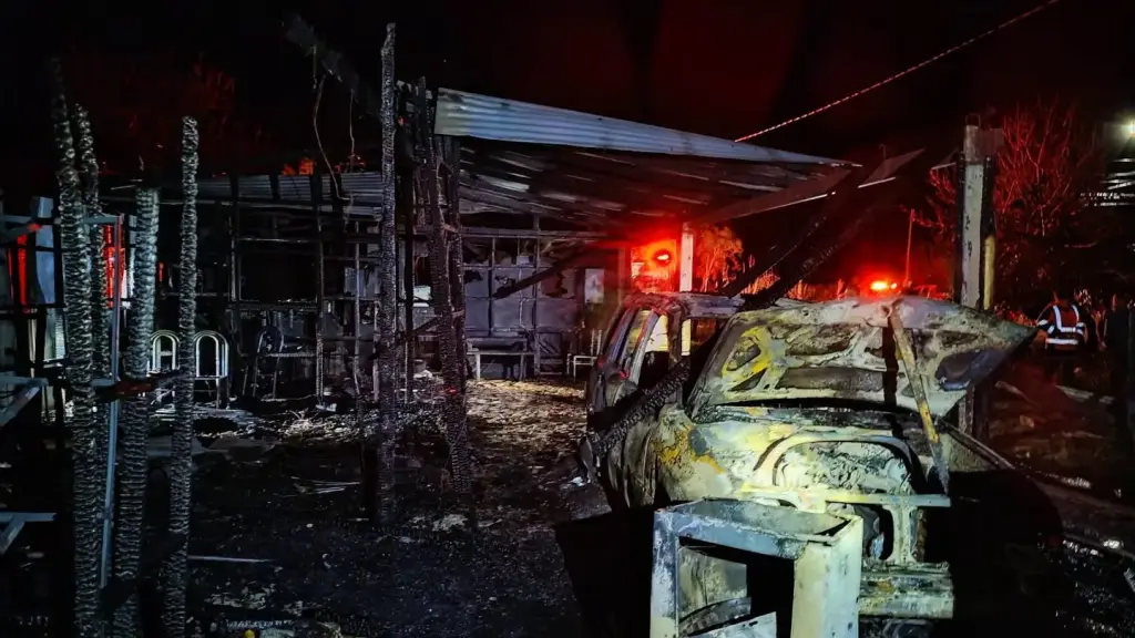 Incendio de vivienda, Bomberos de Antuco